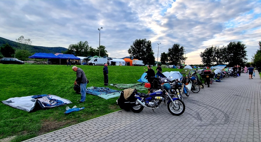 Motocykliści z Holandii na Campingu Sudety