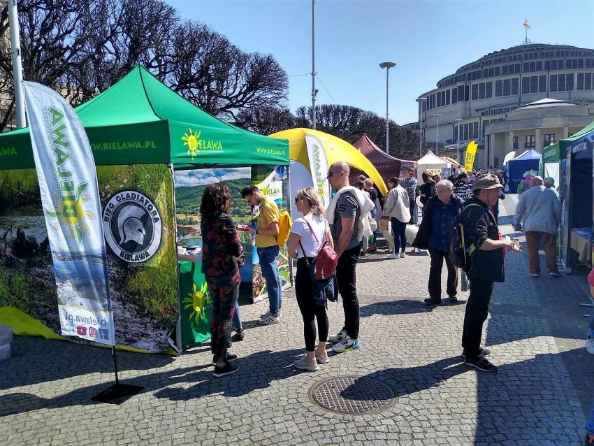 Bielawskie stoisko na otwarciu sezonu turystycznego we Wrocławiu