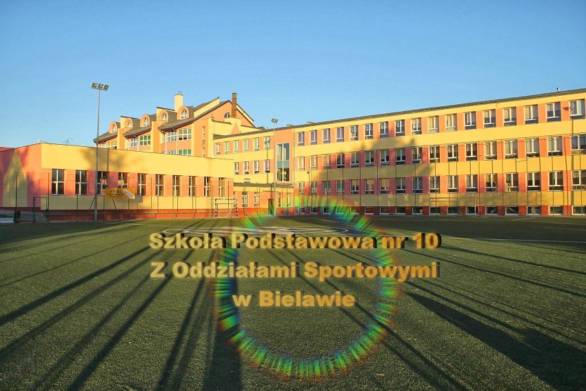 Budynki Szkoły Podstawowej nr 10 w Bielawie