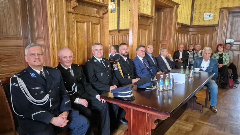 Zaproszeni goście wśród uczestników sesji Rady Miejskiej