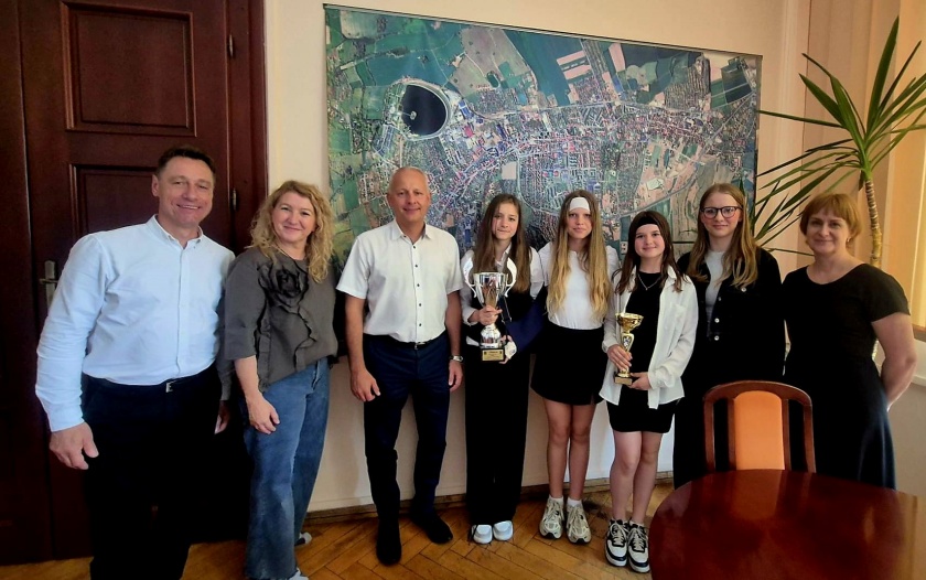 Spotkanie mistrzów w brydżu sportowym z burmistrzem Bielawy Andrzejem Hordyjem