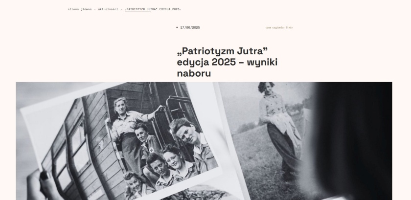 Patriotyzm Jutra - zdjęcie kobiet w wagonie