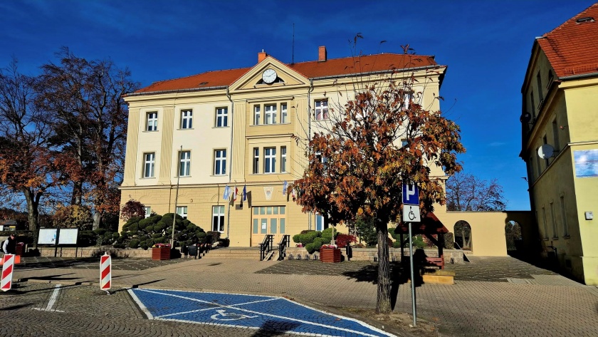 Budynek UM w Bielawie po termomodernizacji