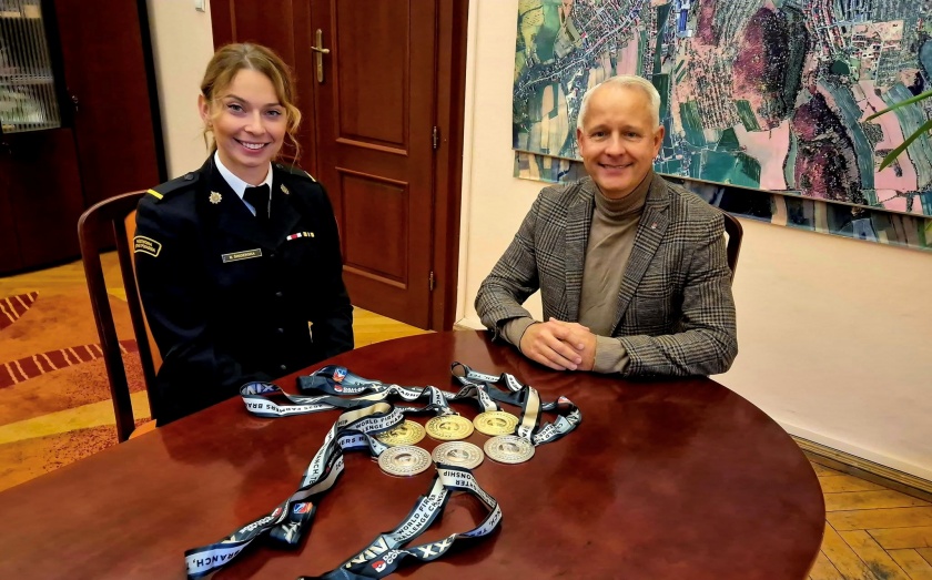 Pani Beata na spotkaniu u burmistrza Bielawy