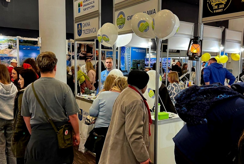 Stoisko Gminy Bielawa z ofertą turystyczną